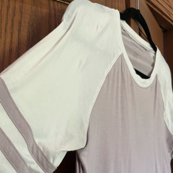 American Eagle purple and white extra small t-shirt - Picture 2 of 4